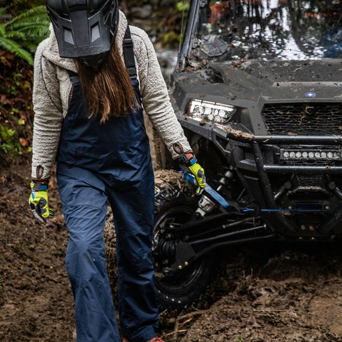 https://cdn1.polaris.com/globalassets/pga/accessories/winches/winch-lifestyle/2891730_alt2.jpg?v=e0a314a5