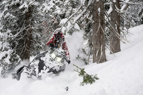 https://polaris.imgix.net/OHaxxHVE-2027-sno-9r-rmk-sps-165-gloss-black-image-DSC_7865.webp?fit=scale&fm=pjpg&h=1024&w=1536&s=01ae41a20df7aea730567c3e328666de